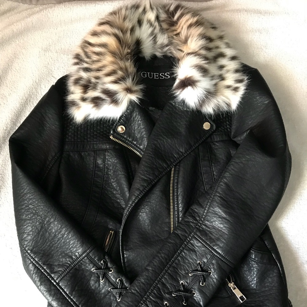 GUESS - Picture 2 of 2